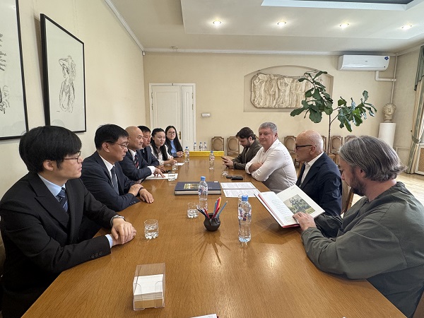 李可染画院与俄罗斯联邦莫斯科国立苏里科夫美术学院签署合作协议  丝路文化  一带一路 李可染画院 苏里科夫 林宏
